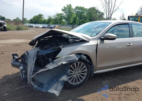 2016 Volkswagen Passat 1.8T Se z USA, uszkodzony, nr VIN 1VWBT7A30GC012432